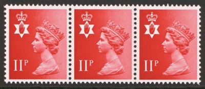 1976 N. Ireland 11p Scarlet variety missing phosphor on the 1st stamp, 2nd stamp 1 right band, 3rd stamp normal 