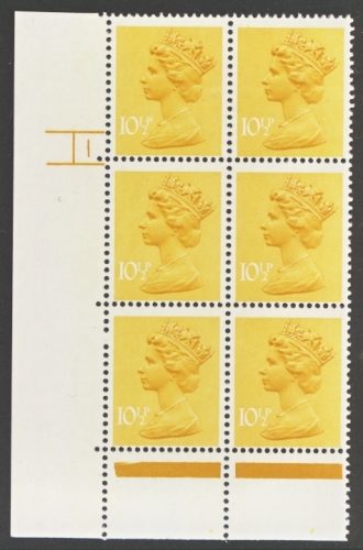 1971 10½p yellow SG  X890 with Error All Over Phosphor + 2 Bands An U/M Cylinder Block