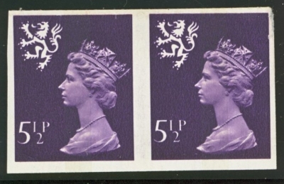 1971 Scotland 5½p Centre Band. Variety imperf but perforation indents at top.  U/M 